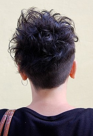 Tył fryzury krótkiej, uczesanie damskie zdjęcie numer 152